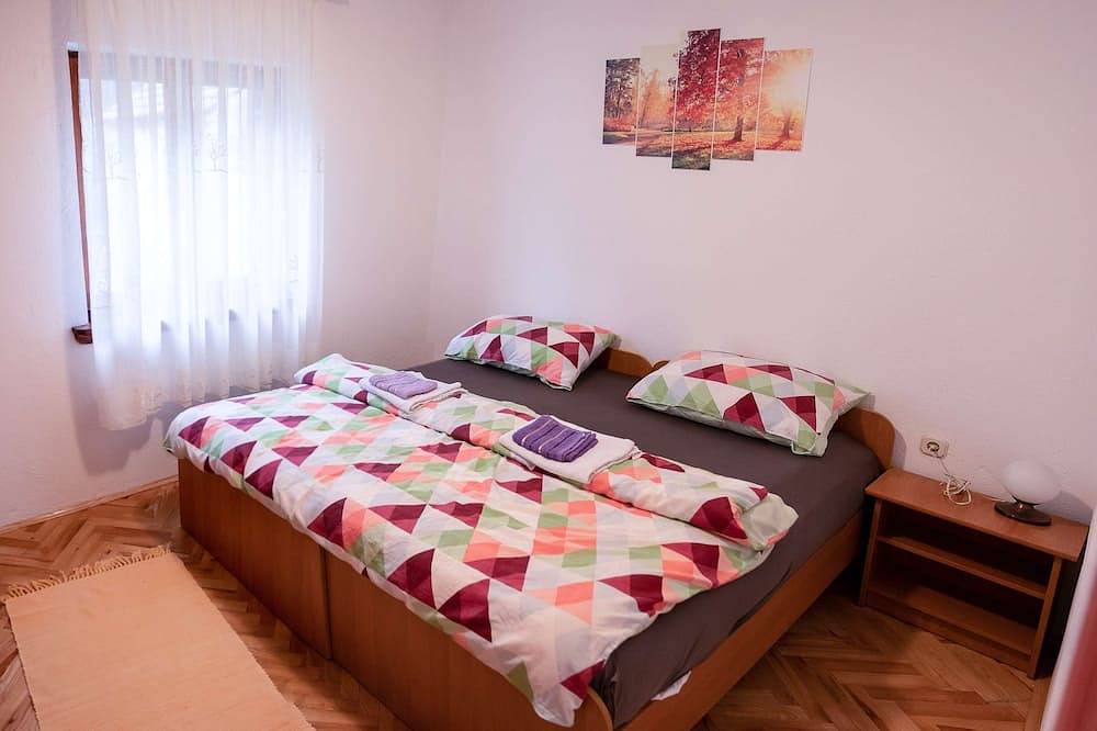 Ganze Wohnung, 2-Zimmer-Ferienwohnung mit Terrasse Srb, Zagora in Gračac, Zadar
