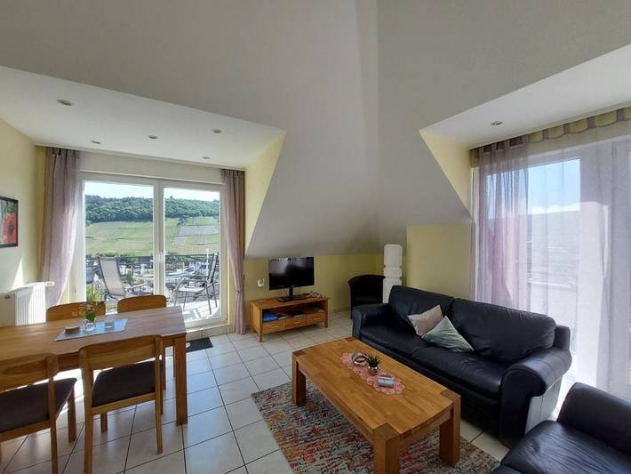 Ferienwohnung für 2 Personen, mit Balkon und Terrasse sowie Ausblick in Lieser