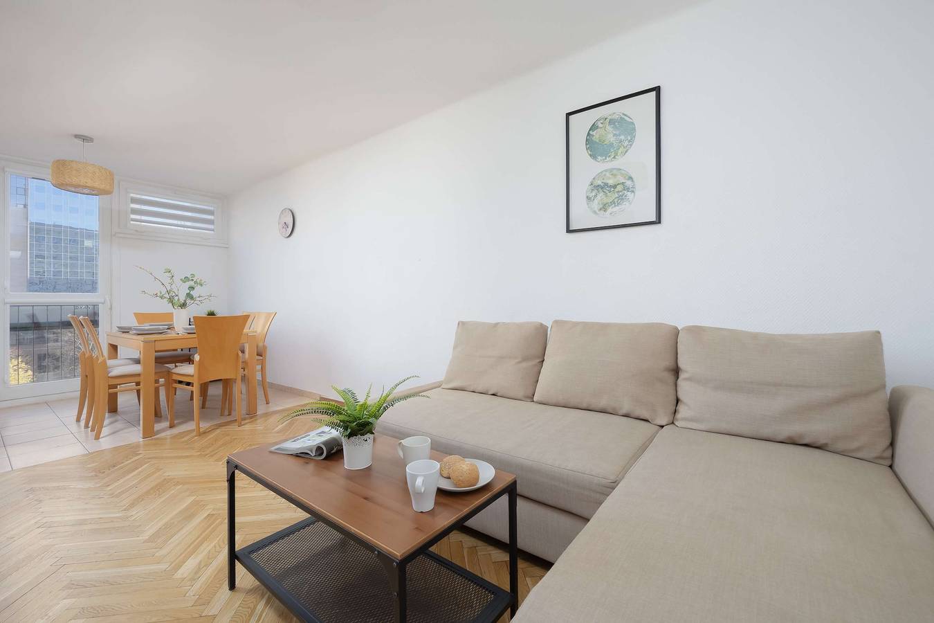 Ganze Wohnung, Spacious Apartment | 3 Bedrooms | Close to Metro. in Warschau, Masowien