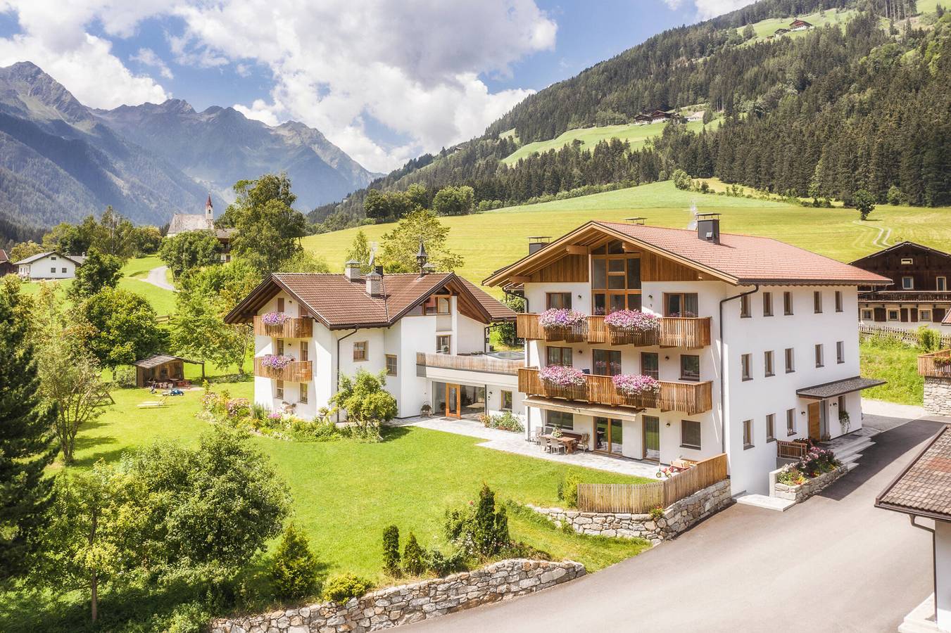 Entire apartment, Newly Opened Penthouse Zirm with Mountain Views, Private Terrace & Wi-Fi in Mühlwald, Ziller valley alps