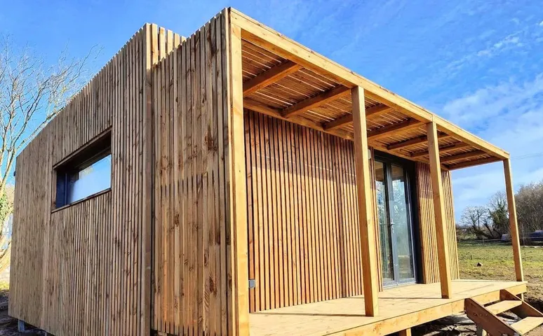 Ferienhaus für 4 Personen, mit Terrasse und Whirlpool sowie Garten - 1