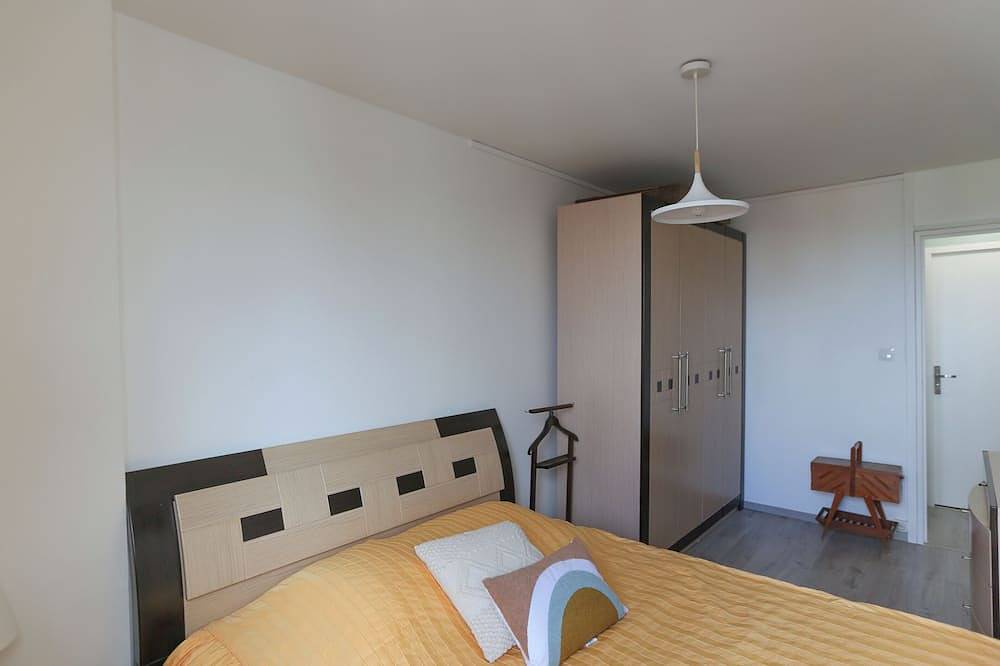 Entire apartment, Nice 3 rooms with balcony in Pré-Saint-Gervais in Le Pré-Saint-Gervais, Seine-Saint-Denis