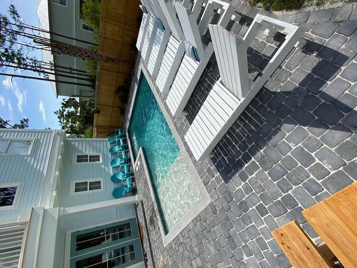 Vacation rental for 22 people, with balcony in Miramar Beach