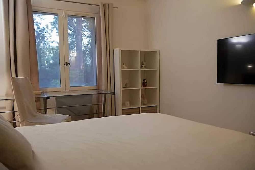 Family House in Provence with Pool and Garden in Draguignan, Draguignan region