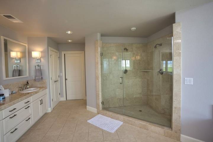 Vacation rental for 10 people, with terrace in Half Moon Bay