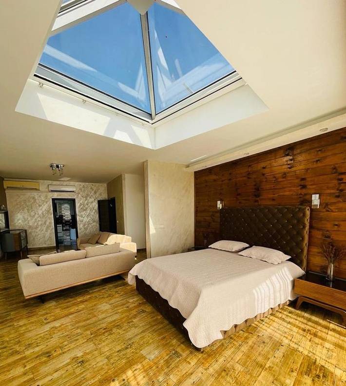 Villa für 8 Personen, mit Balkon und Whirlpool sowie Terrasse und Garten in Montenegro - 4