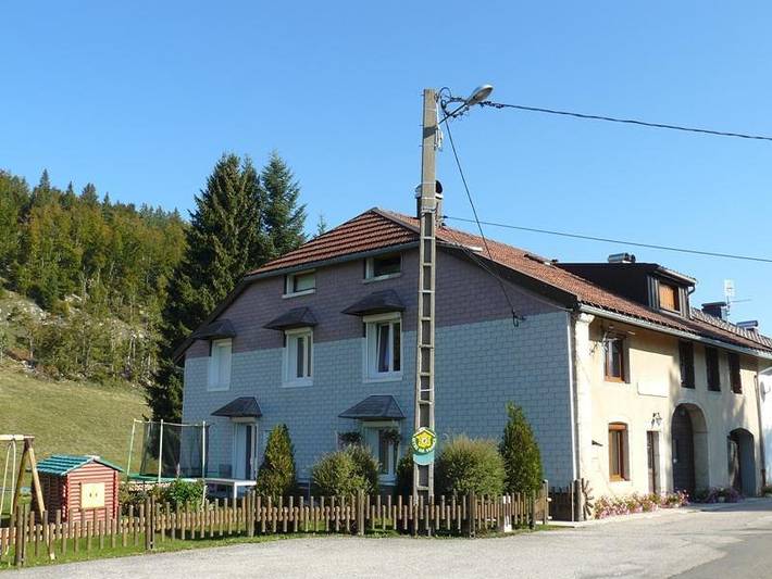Gîte pour 4 personnes, avec Jardin dans Lac des Rousses