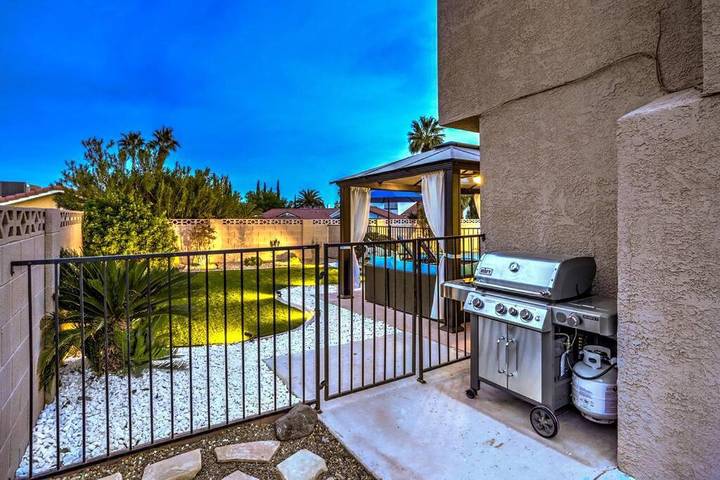 Villa pour 8 personnes, avec jacuzzi ainsi que jardin et piscine, animaux acceptés à Las Vegas - 3