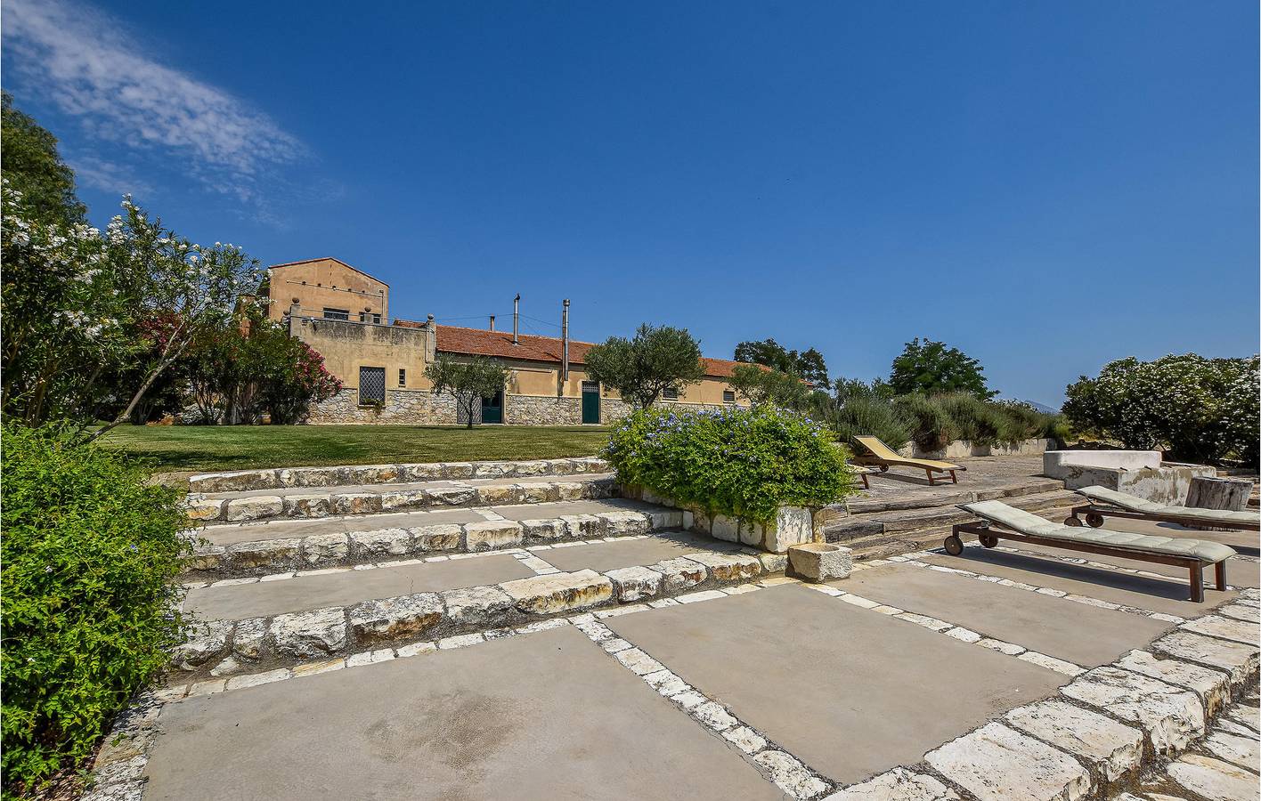 Oasi a bordo piscina: 2,5 km da Roccapalumba in Roccapalumba, Provincia di Palermo