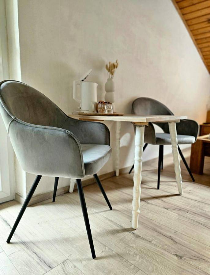 Location de vacances pour 3 personnes, avec jardin et vue à Jerzens - 3