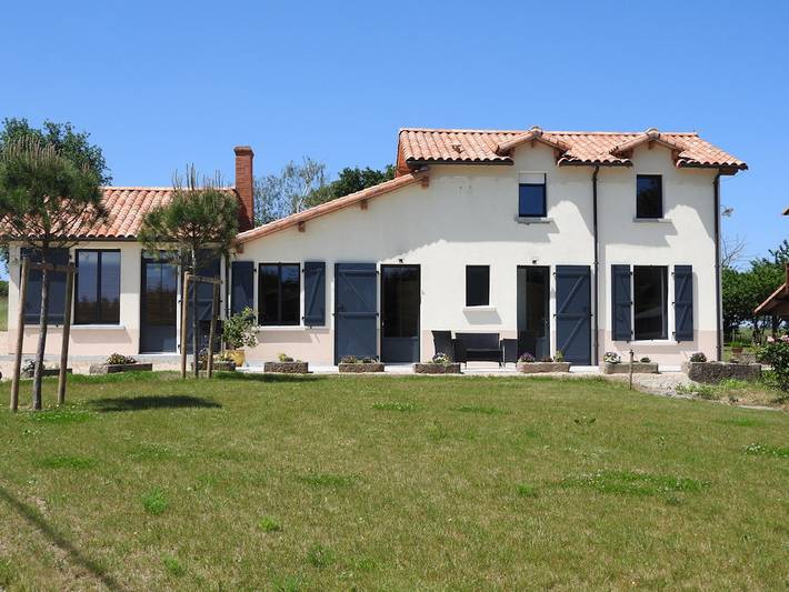 Gîte pour 15 personnes, avec jardin et terrasse dans La Chaussaire