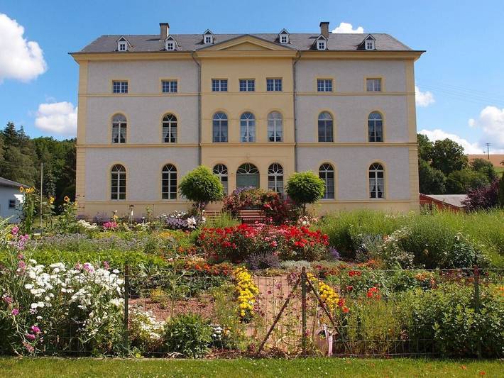 Ferienhaus für 4 Personen, mit Terrasse und Garten in Körperich