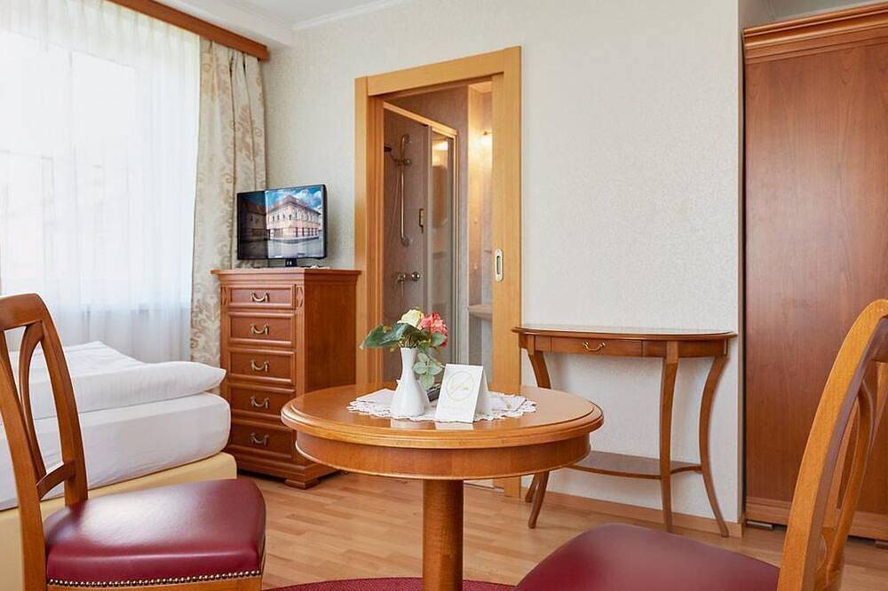 Double room, shower, Wc, 1 bedroom - Hametner with Innviertlerhaus with in Bad Hall, Steyr-Kirchdorf region