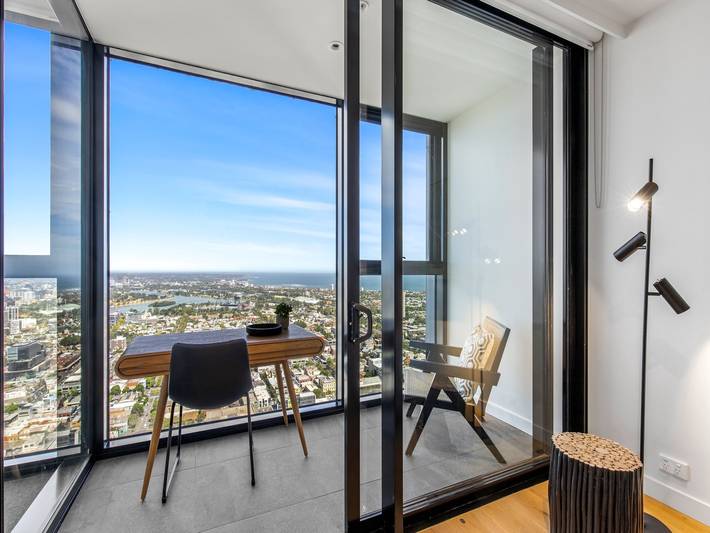 Vacation rental for 2 people, with balcony/terrace and pool in Southbank