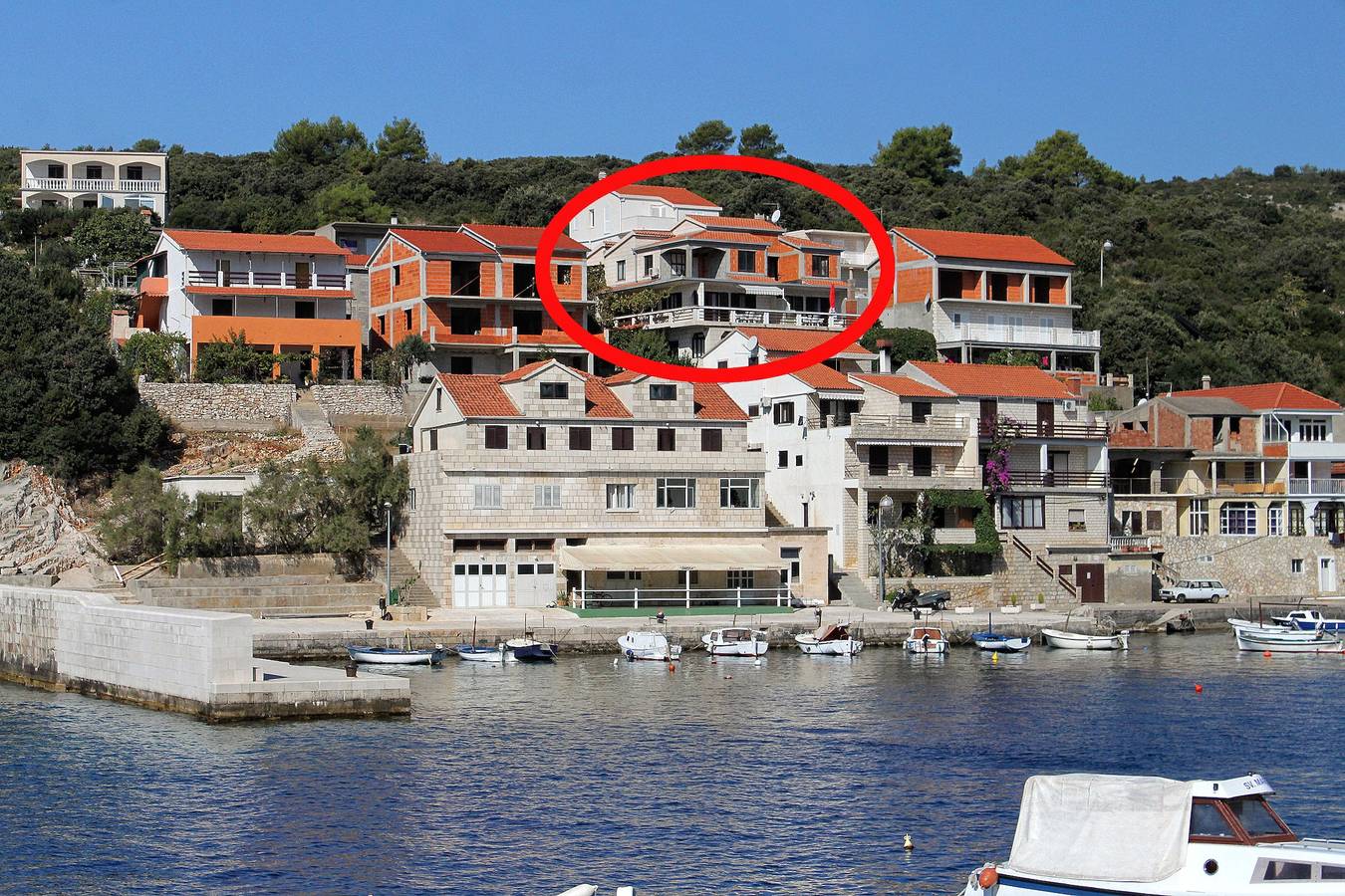 Ganze Wohnung, 2-Zimmer-Ferienwohnung am Strand Zavalatica, Korcula A-9315-a in Čara, Korcula