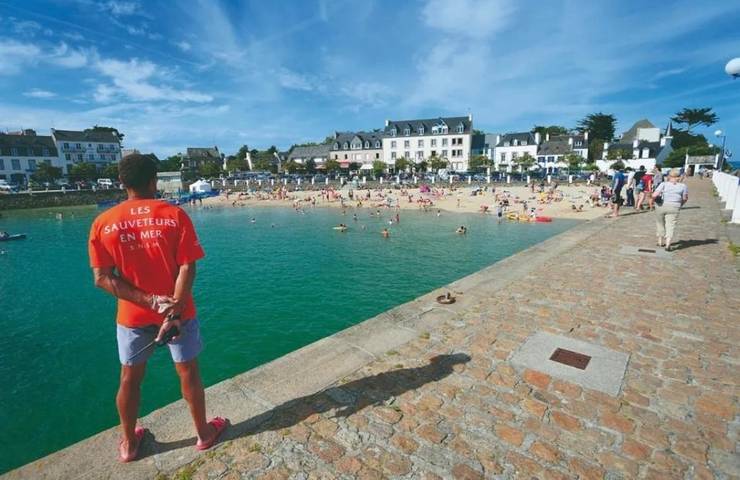 Location de vacances pour 10 personnes, avec Terrasse et Piscine à Lanmeur - 3
