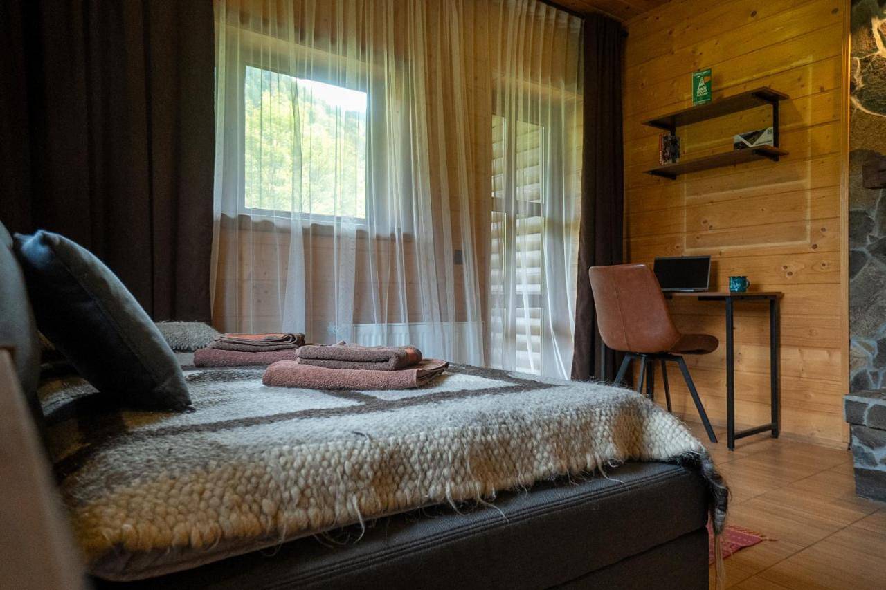 Camp Bilyi Slon in Karpaten (Ukraine)