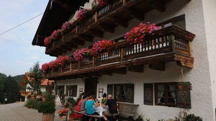 Bauernhof für 4 Personen, mit Balkon, kinderfreundlich in Bernau am Chiemsee