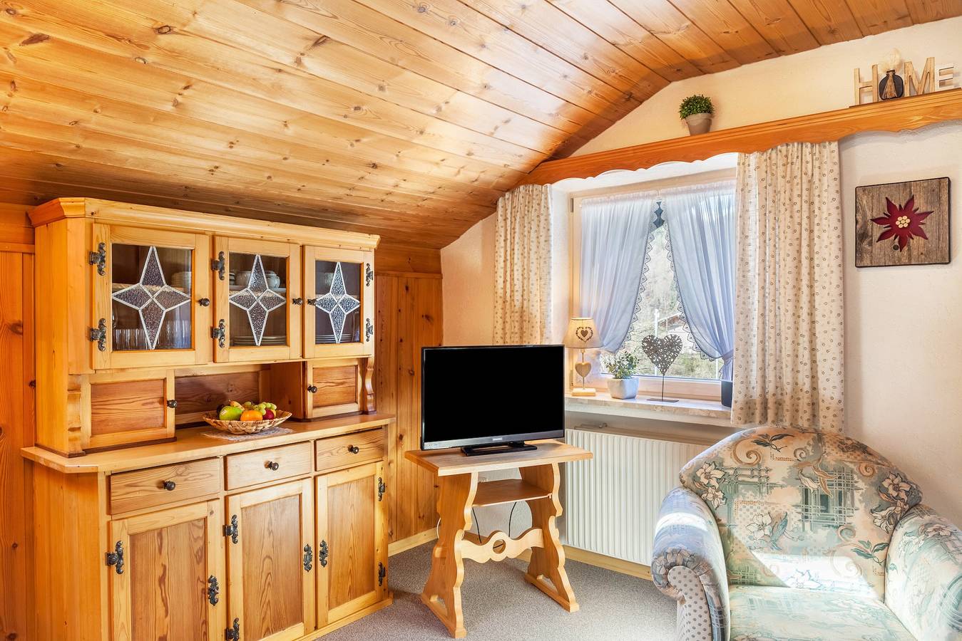Ganze Wohnung, Ferienwohnung "Lisa Suitner" mit Bergblick, Balkon und Wlan in Mittenwald, Bayerische Alpen