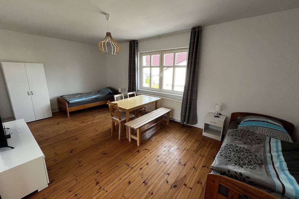 Ganze Wohnung, Große Monteurwohnung-Fewo für 4 Personen in Trebbin Og in Trebbin, Teltow-Fläming