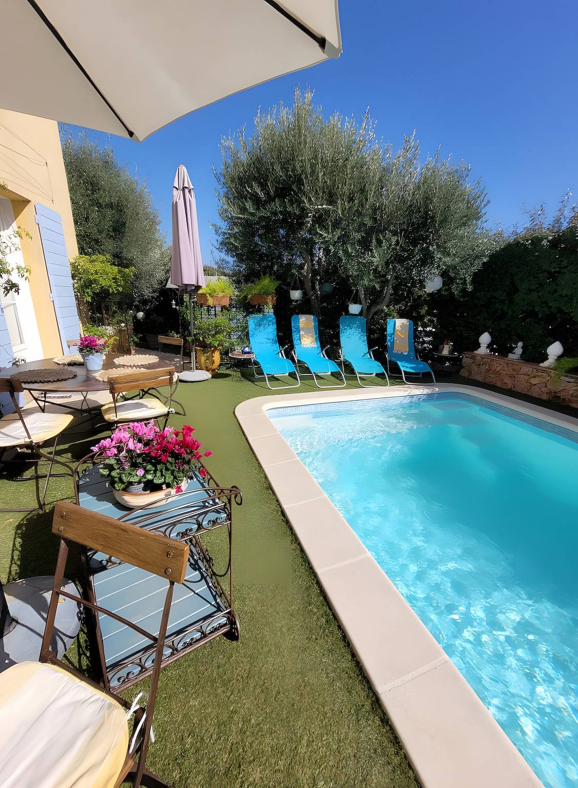 Chambre d’hôtes « Chez Sophie - Chambre Côté Campagne » avec Wi-Fi et climatisation in Roquebrune-sur-Argens, Région de Draguignan