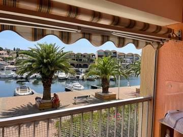 Gîte pour 2 personnes, avec terrasse et vue, animaux acceptés à Gruissan