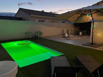 Cottage pour 6 personnes, avec piscine et jardin à Maraussan