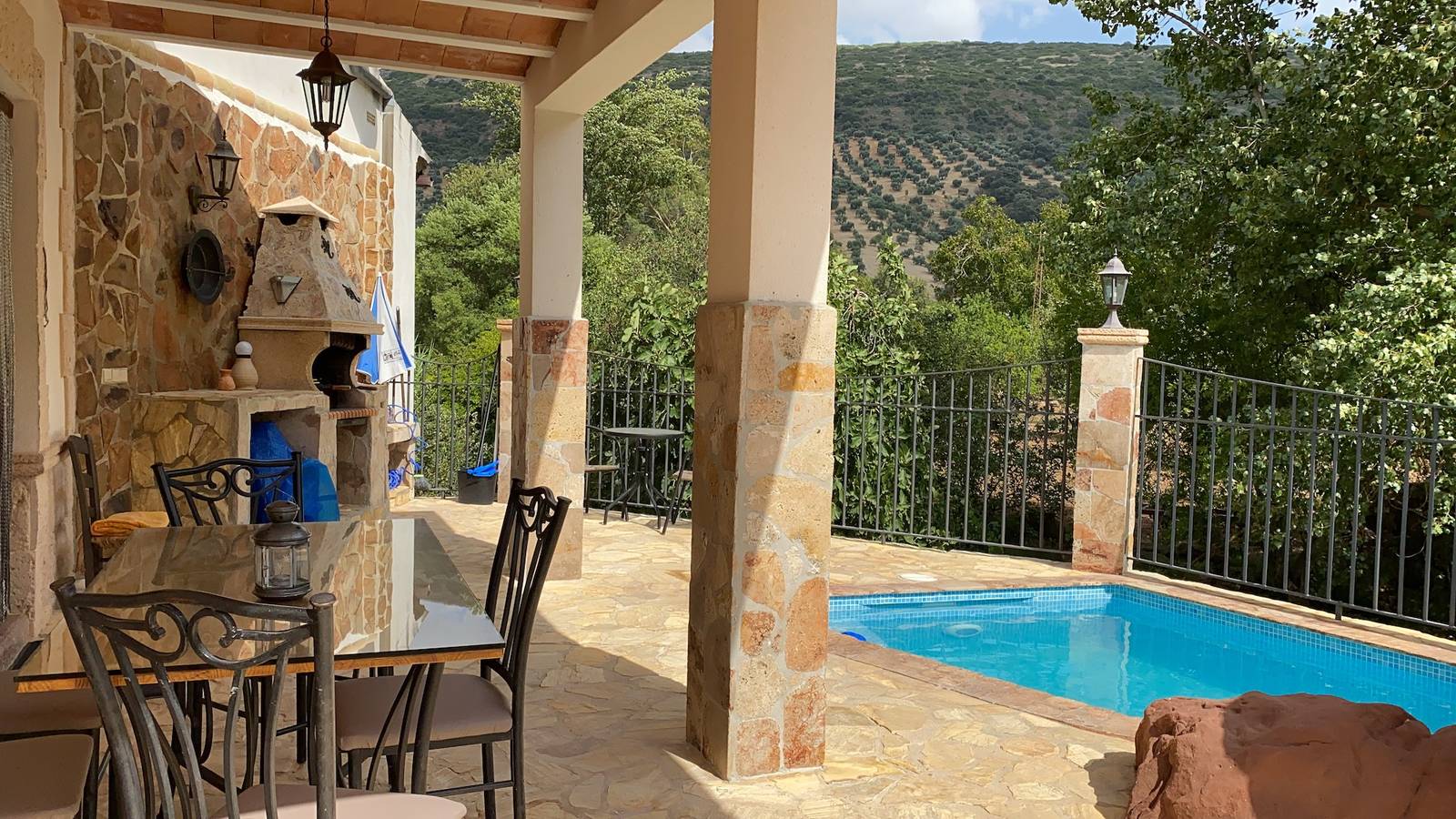 Casa espaciosa Zambra + Piscina in Rute, Sierras Subbéticas