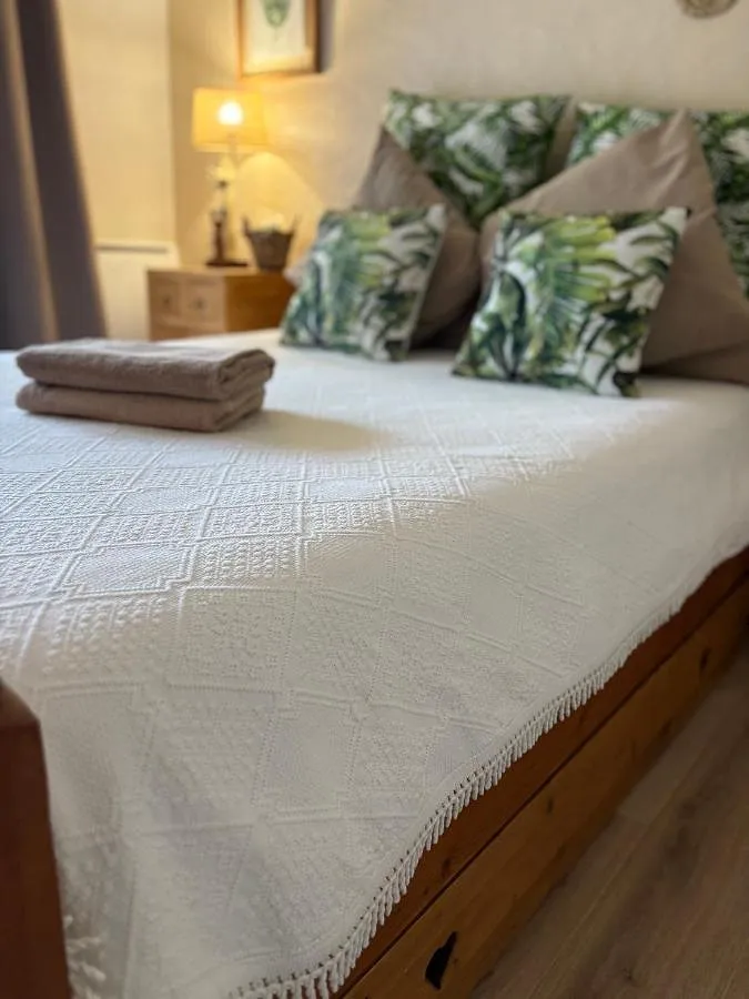 Bed and breakfast for 2 people, with hot tub and terrace as well as garden - 1