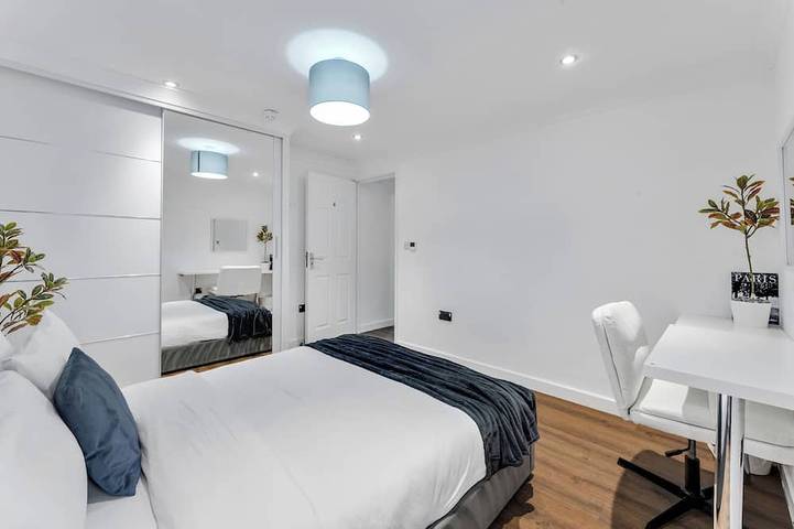 Apartamento entero, Bedroom London Modern Studio Suite Wanstead Cosy Clean Central Close Metro in Newham (Londres), Londres