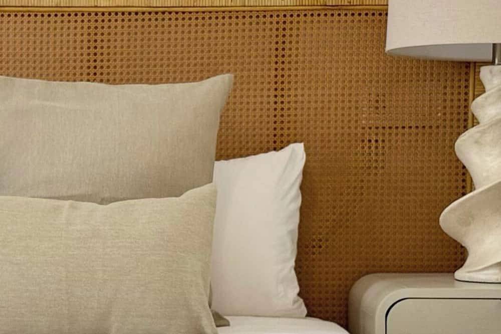 Entire apartment, Canaryislandshost l Orilla Iii in Famara Beach, Teguise