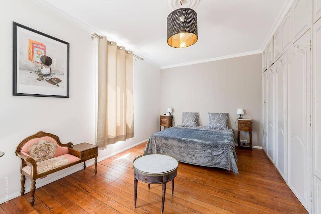 Villa in Bois-Colombes, Hauts-de-Seine