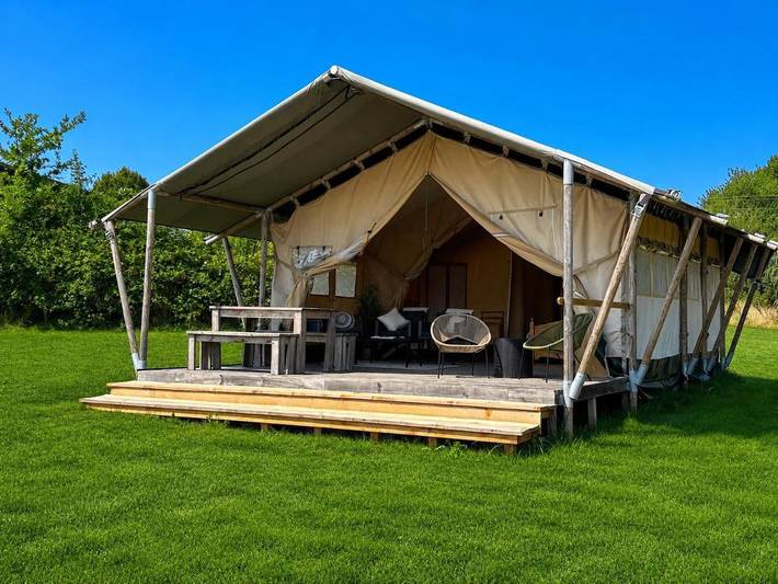 Tente pour 2 personnes, avec Terrasse ainsi que Jardin et Vue dans Haute-Vienne - 2