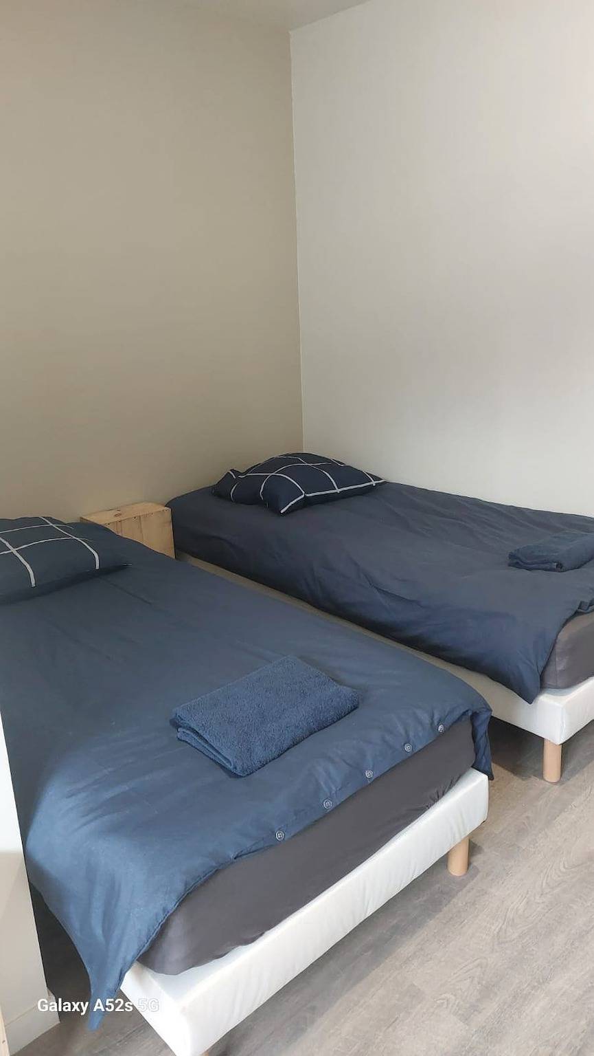 Studio entier, Studio 5 moderne avec Wifi et stationnement in Saint-Étienne-du-Rouvray, Région de Rouen