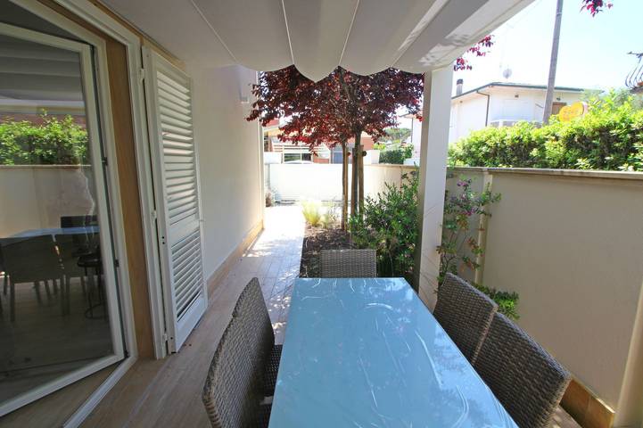 Casa Rossella in Cinquale, Montignoso