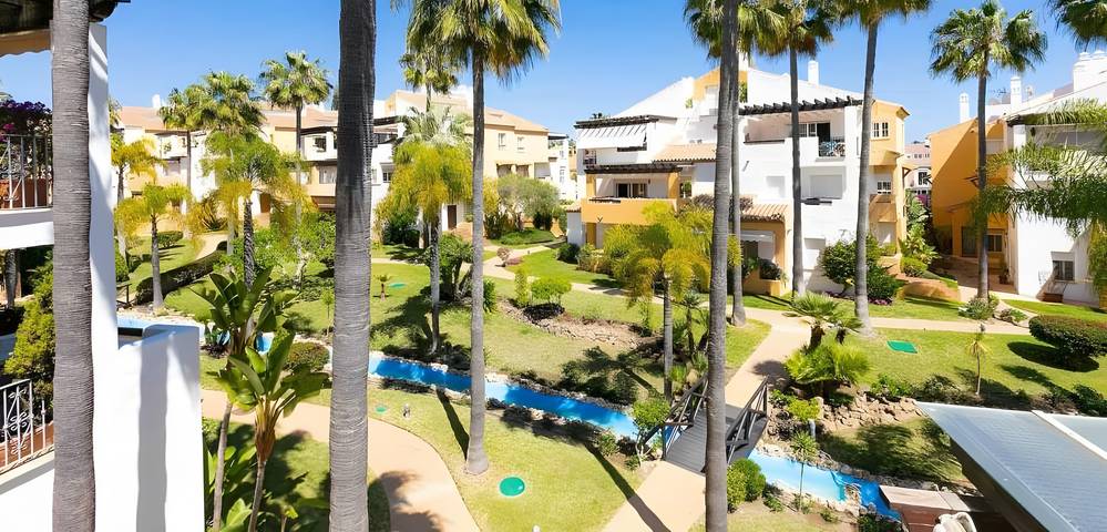Ferienhaus 'La Casona' mit Meerblick, WLAN und Klimaanlage in Las Chapas, Marbella