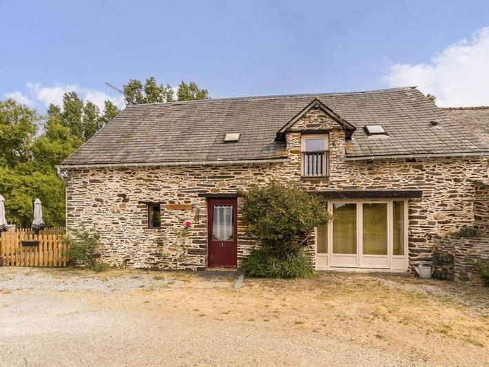 Location de vacances pour 8 personnes, avec piscine et terrasse dans Le Pin (Loire-Atlantique)