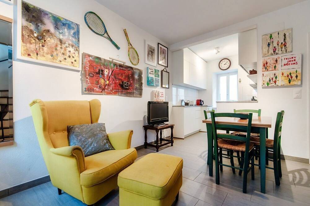 Ganze Wohnung, Im charakteristischen Dorf Bissone (Casa In Contrada) in Bissone, Luganersee