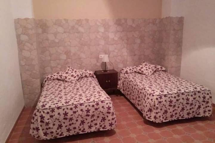 Gran casa rural en el centro de Andalucia para 12 personas con piscina y barbaco in Las Lagunillas, Priego de Córdoba