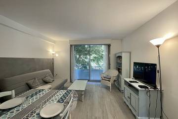 Gîte pour 4 personnes, avec balcon dans Theatre Moliere Scene Nationale
