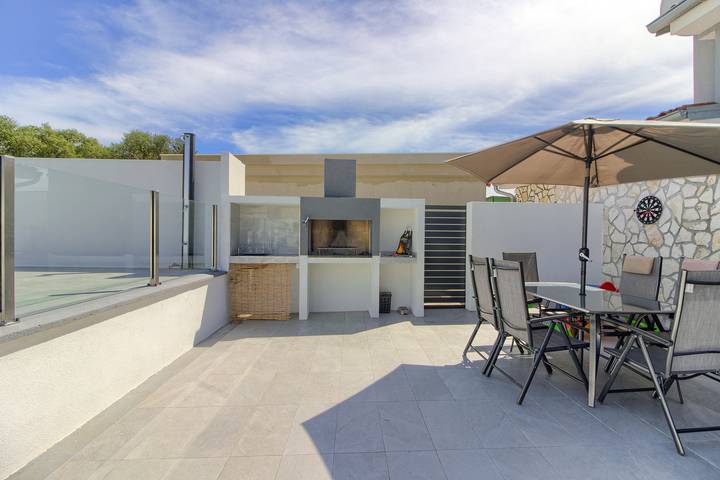 Villa für 6 Personen, mit Terrasse und Pool in Pula - 3