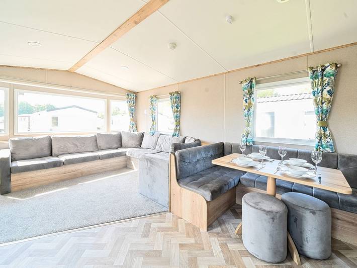 Glamping for 6 people in Hampshire