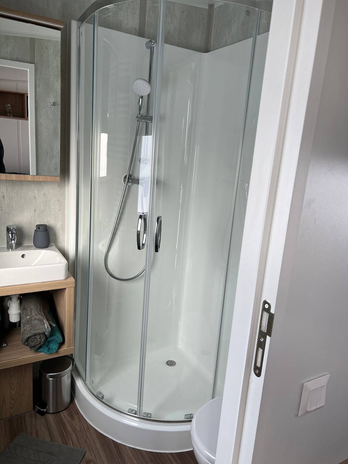 Tiny Home 'Ferdl' met uitzicht op de bergen, eigen tuin en Wi-Fi, foto 8