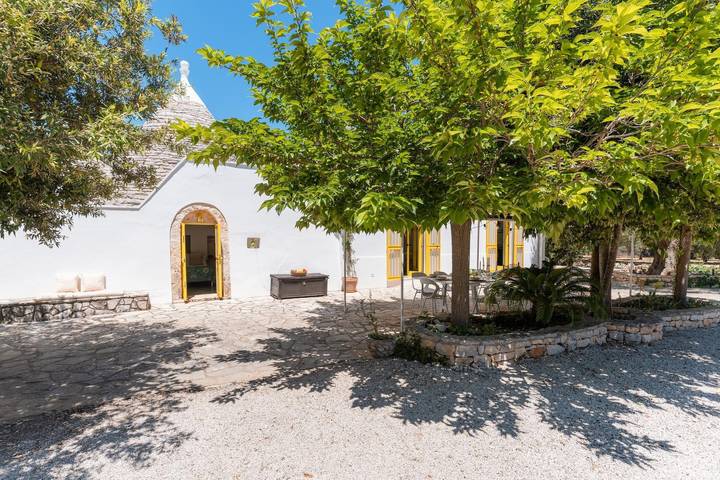 Holiday Home 'Trulli Kairos' with Private Pool, Wi-Fi and Air Conditioning in Ostuni, Salento
