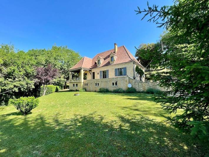 Maison de vacances pour 10 personnes, avec Balcon et Terrasse ainsi que Jardin et Vue à Beynac-et-Cazenac
