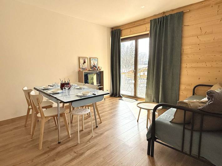 Appartement entier, Appartement chaleureux à Praz-sur-Arly avec parking et balcon, proche des pistes, pour 6 personnes in Praz-sur-Arly, Pays du Mont-Blanc