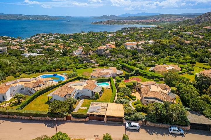 Villa Eleonora with Sea View, Wi-Fi, and Air Conditioning in Punta Sardegna, Palau (Sardinia)