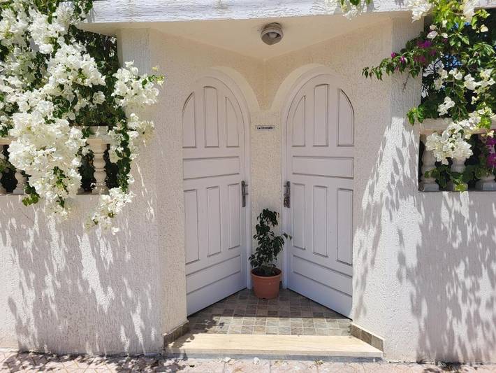 Apartamento de vacaciones para 4 personas, con terraza además de vistas y jardín - 1