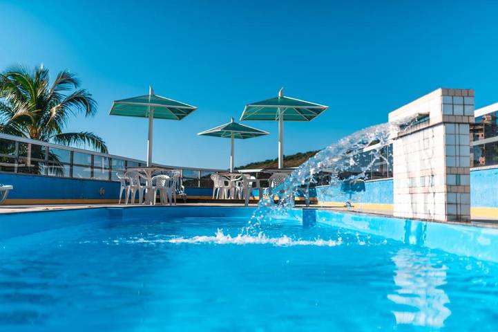 Pousadas para 2 pessoas, com jardim e piscina infantil e ainda piscina and sauna em Guarapari