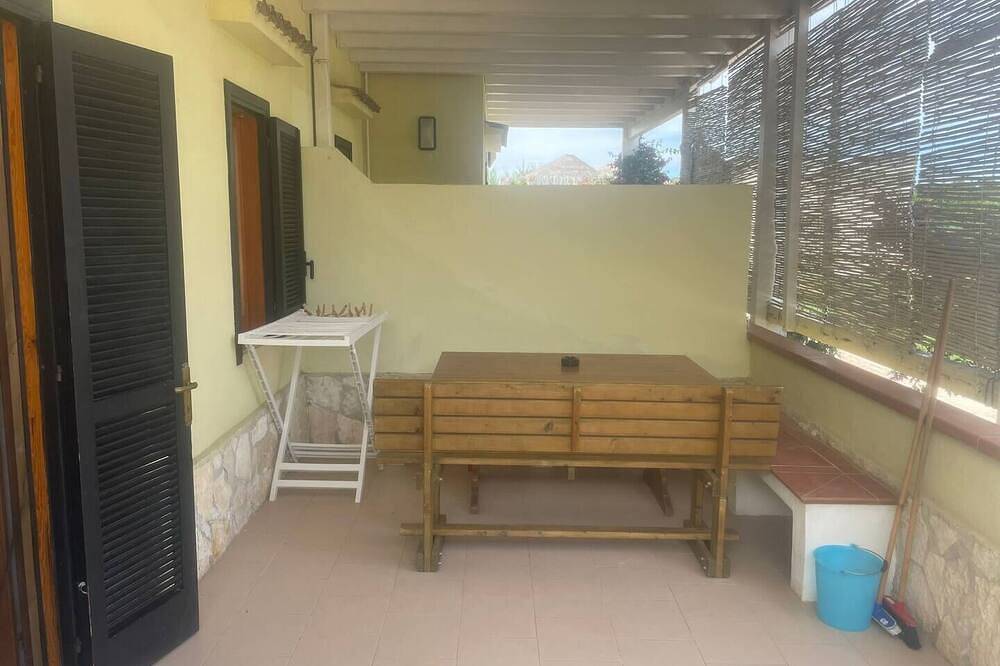 Appartamento intero, Comodo appartamento Trilocale con doppi servizi e a piano terra - Porticello in Vieste, Gargano
